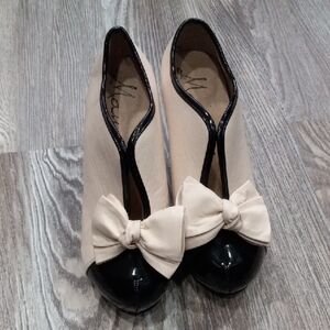 Manxixi Cream & Black Heels With Front Bows
